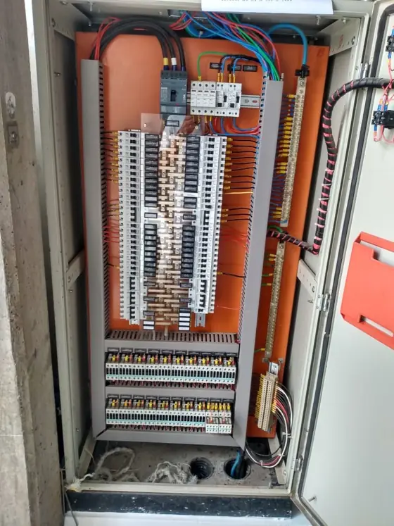 Quadro elétrico de comando